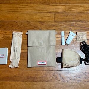 HUNTER X EVA AIR NEW Amenity Overnight Kit Pouch Bag Toiletry